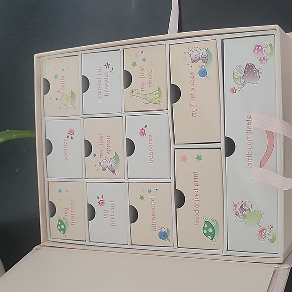 Baby keepsake book - Picture 3 of 3